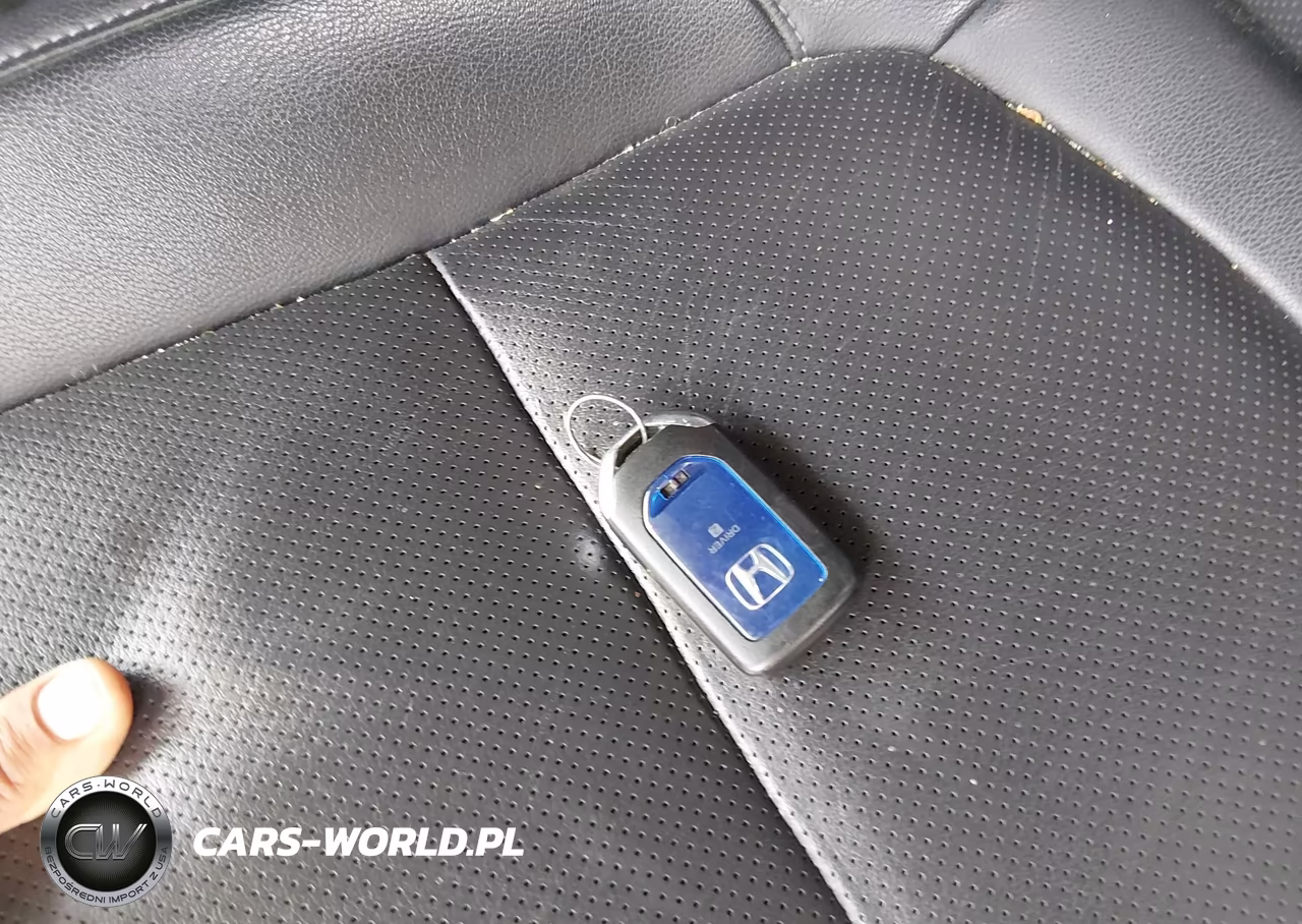 2018 Honda Clarity Plug-In Hybrid Touring VIN:JHMZC5F3XJC019750 - 11
