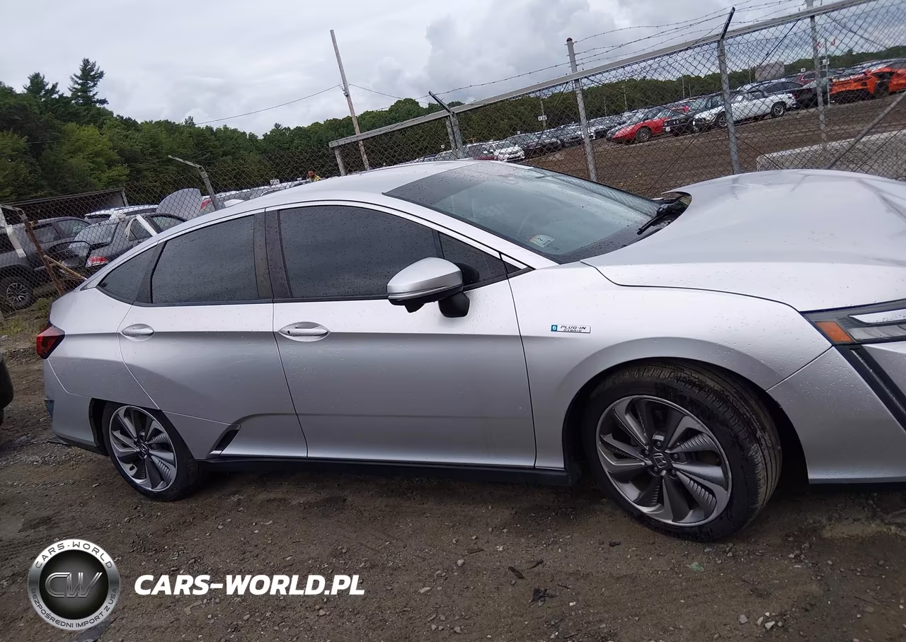2018 Honda Clarity Plug-In Hybrid Touring VIN:JHMZC5F3XJC019750 - 13
