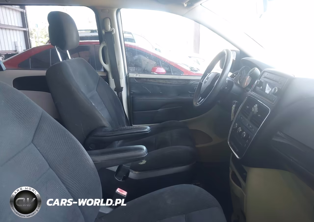 2015 Dodge Grand Caravan American Value Pkg VIN:2C4RDGBG7FR516028 - 5