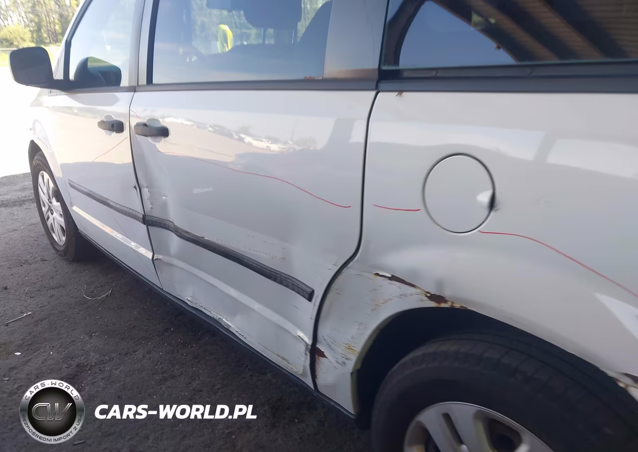 2015 Dodge Grand Caravan American Value Pkg VIN:2C4RDGBG7FR516028 - 6