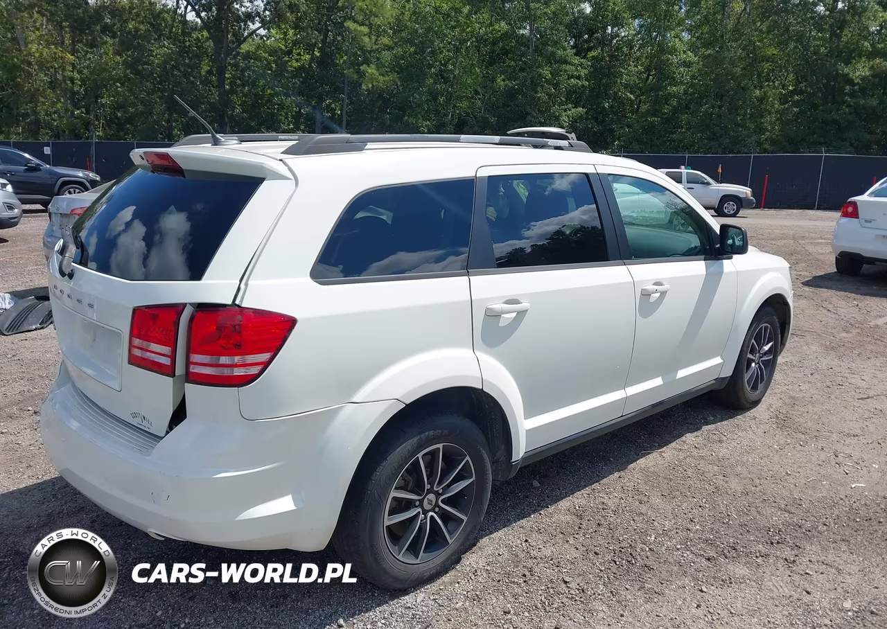 2018 Dodge Journey Se VIN:3C4PDCAB1JT310893 - 4