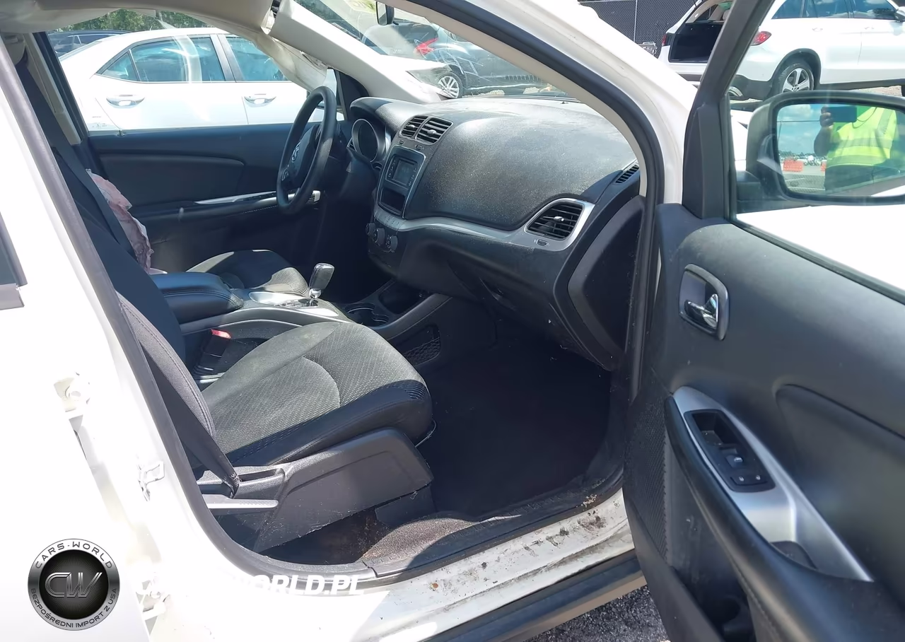 2018 Dodge Journey Se VIN:3C4PDCAB1JT310893 - 5