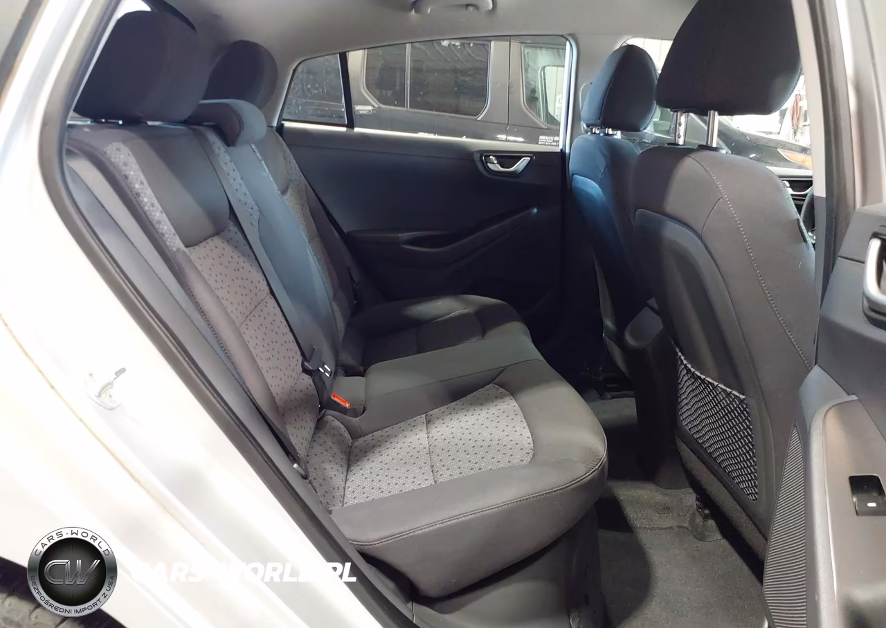 2019 Hyundai Ioniq Hybrid Blue VIN:KMHC65LC7KU106919 - 8