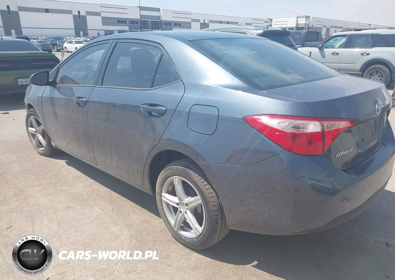 2017 Toyota Corolla Le VIN:2T1BURHE8HC827960 - 3