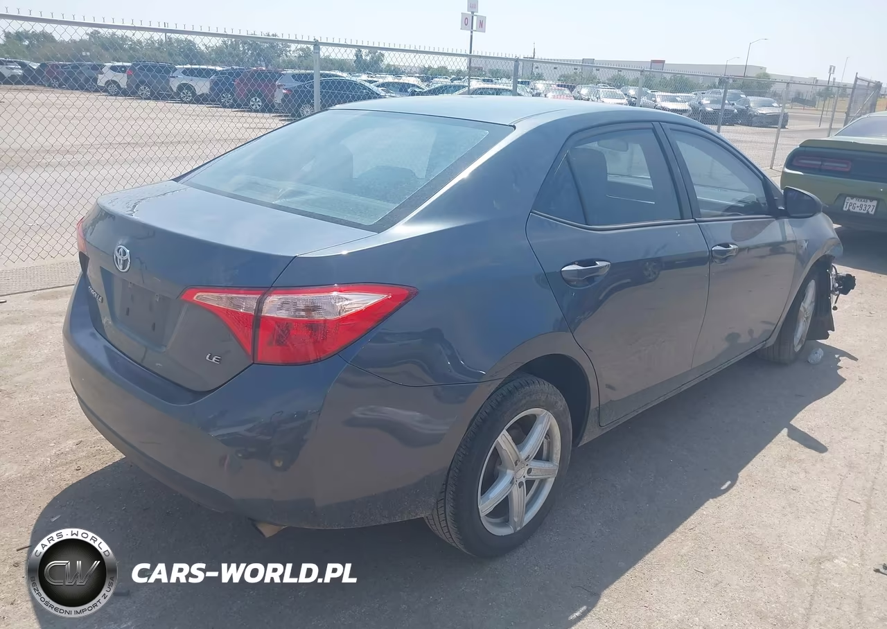 2017 Toyota Corolla Le VIN:2T1BURHE8HC827960 - 4