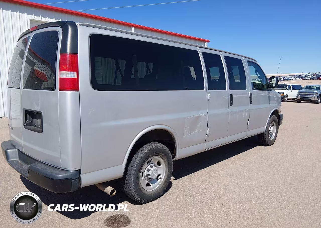 2019 Chevrolet Express 3500 Ls VIN:1GAZGNFG5K1354087 - 4