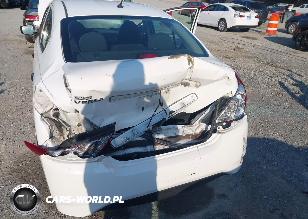 2016 Nissan Versa 1.6 S VIN:3N1CN7AP5GL904980 - 6