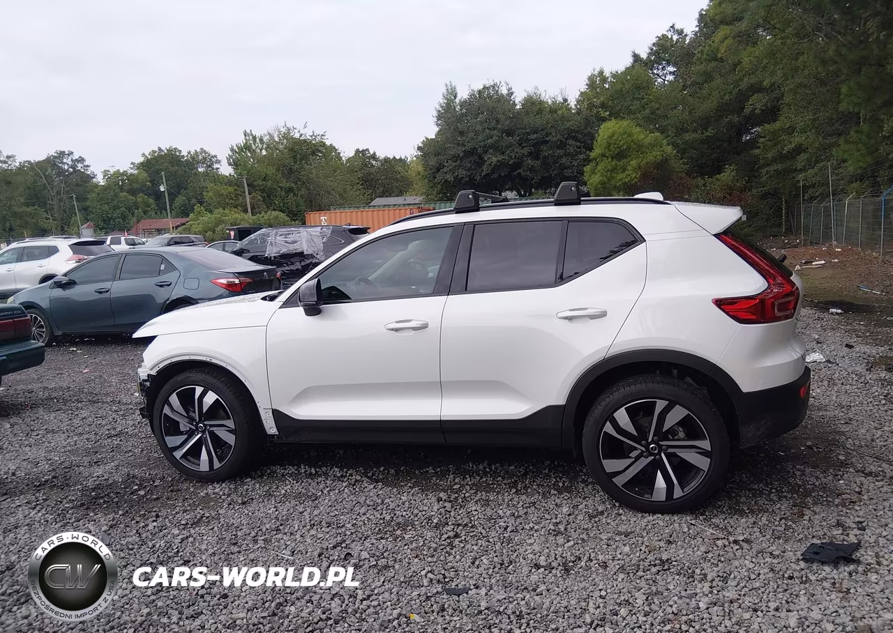 2025 Volvo Xc40 B5 Plus Dark Theme VIN:YV4L12UC5S2452945 - 15