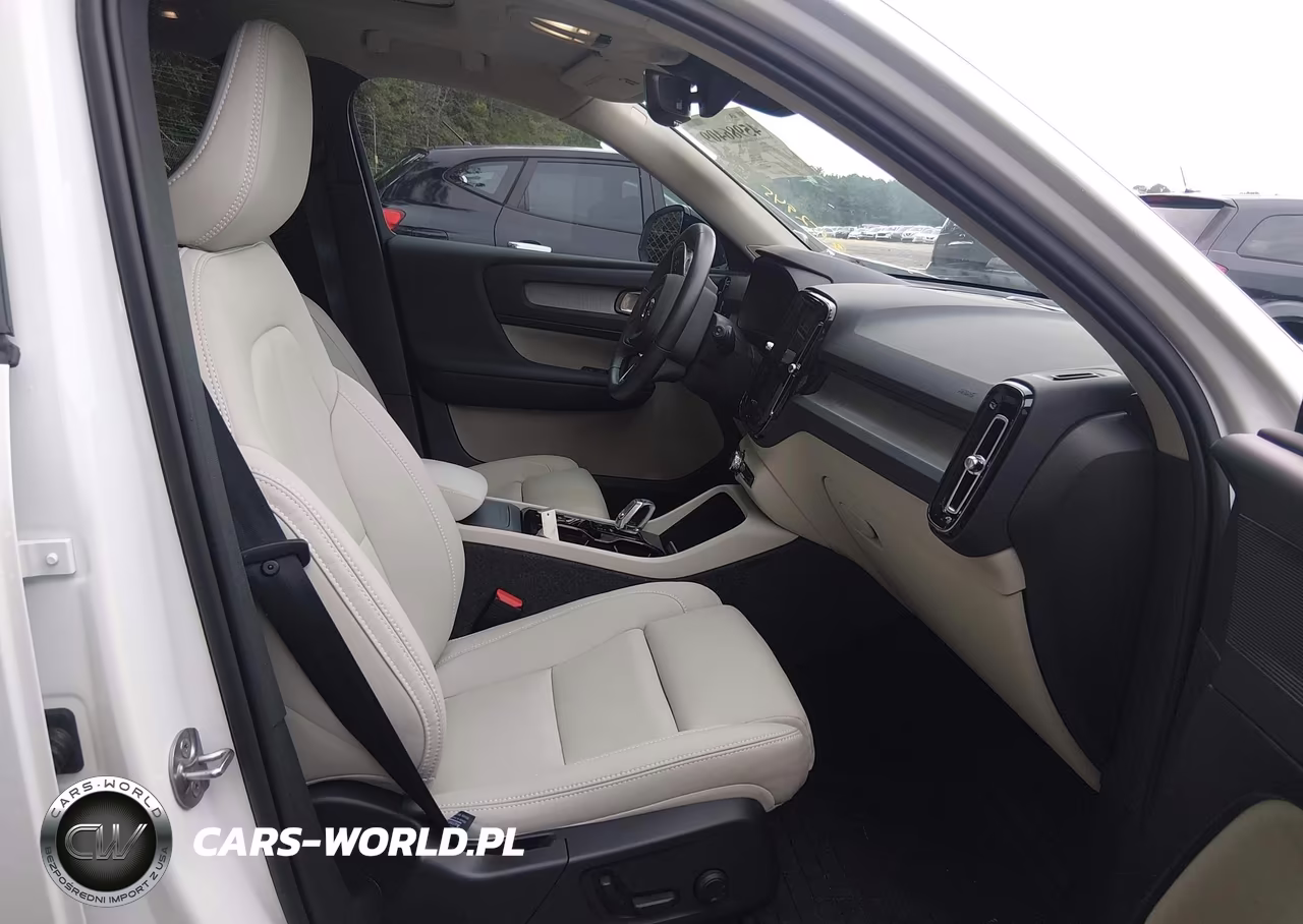2025 Volvo Xc40 B5 Plus Dark Theme VIN:YV4L12UC5S2452945 - 5