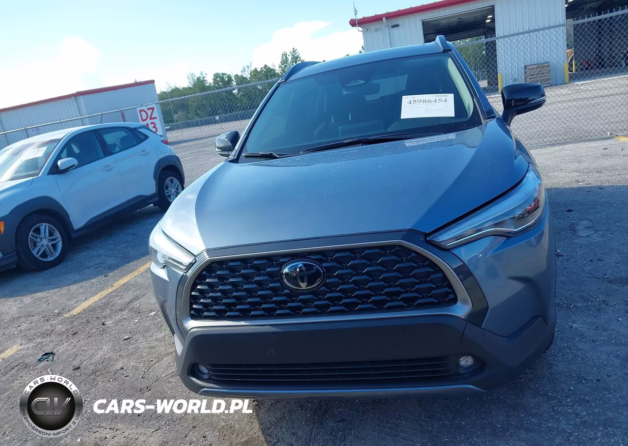 2025 Toyota Corolla Cross Xle VIN:7MUDAABG4SV126835 - 12