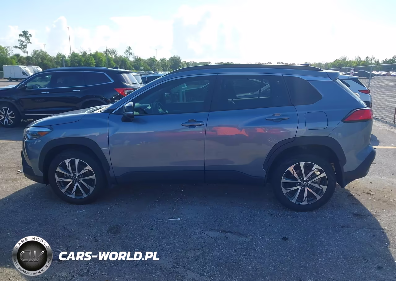 2025 Toyota Corolla Cross Xle VIN:7MUDAABG4SV126835 - 14
