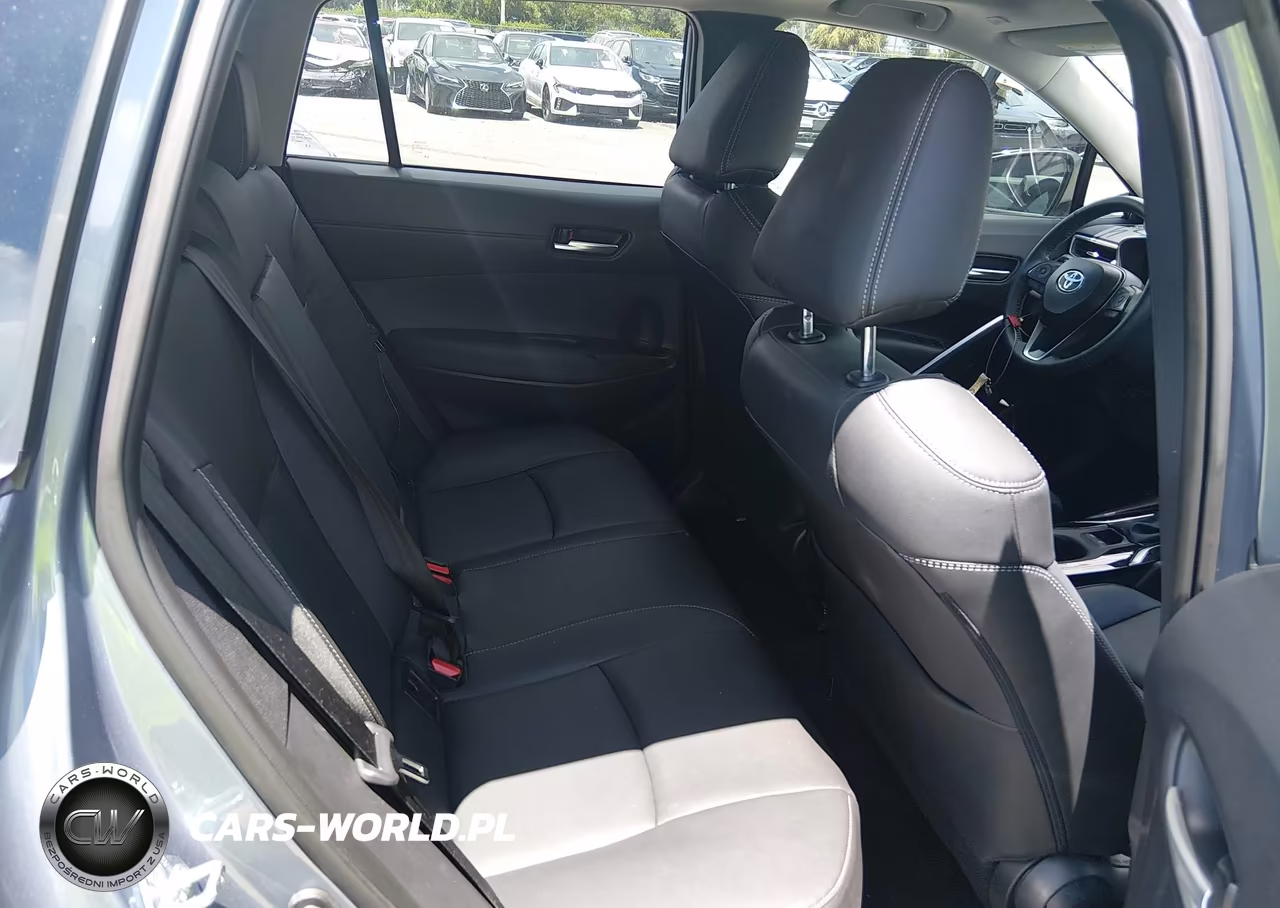 2025 Toyota Corolla Cross Xle VIN:7MUDAABG4SV126835 - 8
