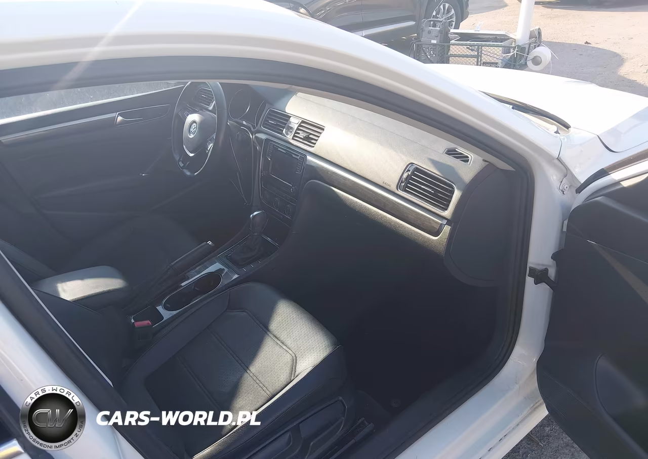 2017 Volkswagen Passat 1.8T Se VIN:1VWBT7A32HC054019 - 5