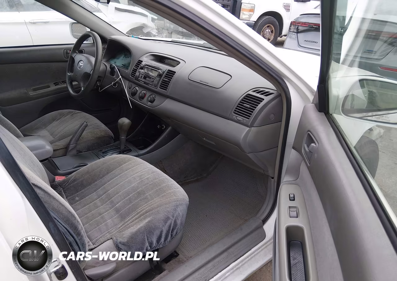 2004 Toyota Camry Le VIN:4T1BE32K74U332375 - 5