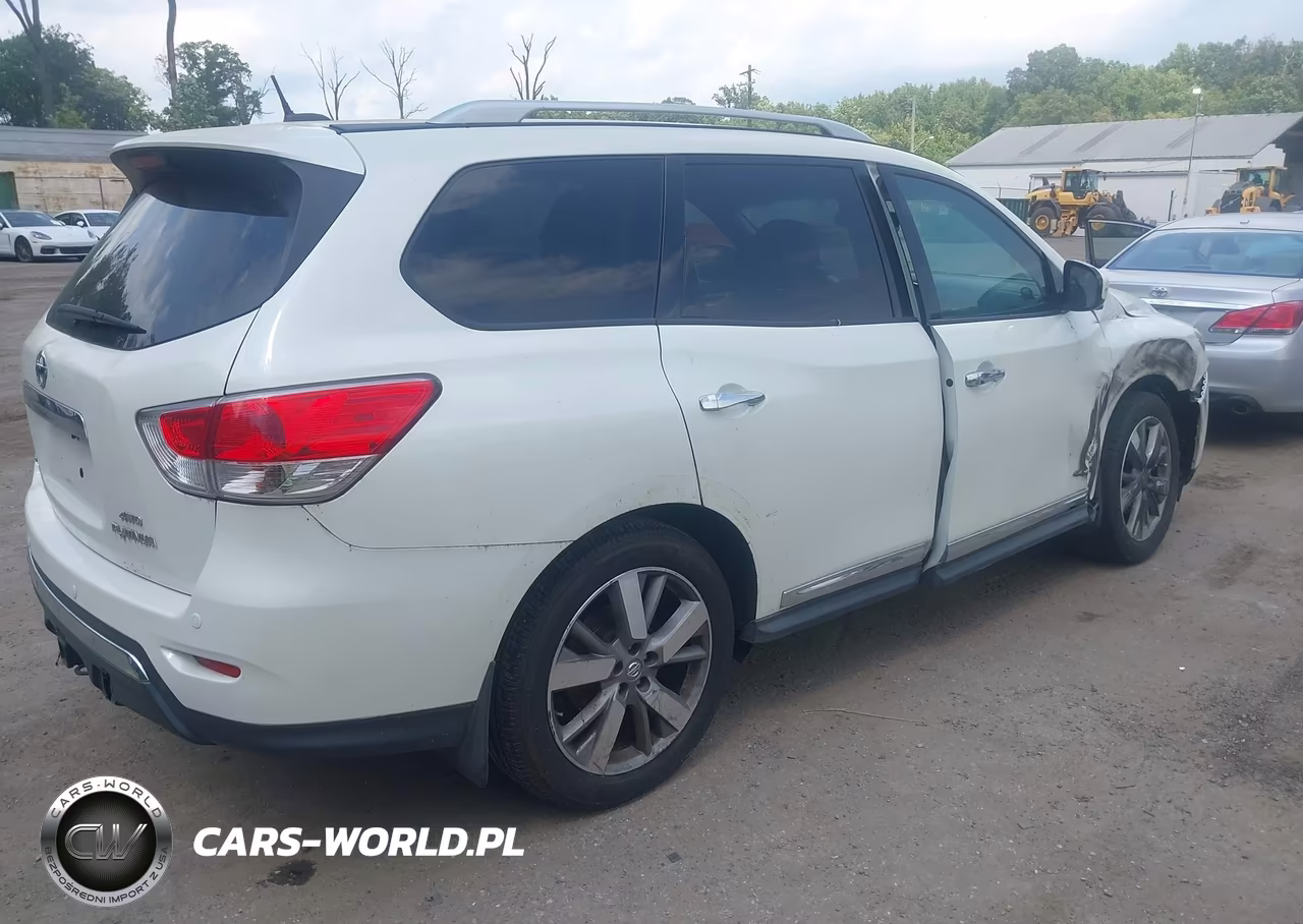 2015 Nissan Pathfinder Platinum VIN:5N1AR2MM7FC722264 - 4