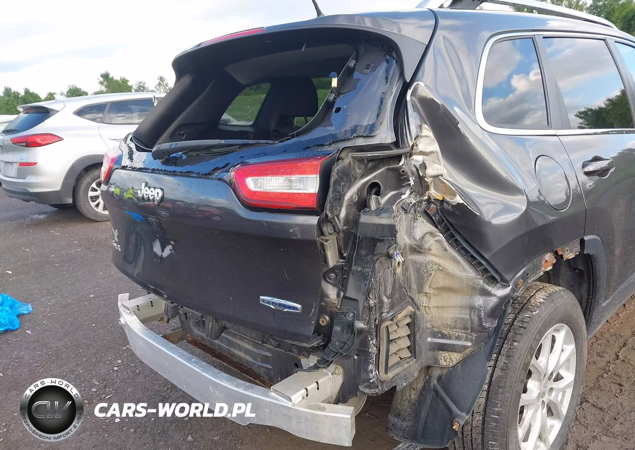 2016 Jeep Cherokee Latitude VIN:1C4PJMCB2GW341861 - 18