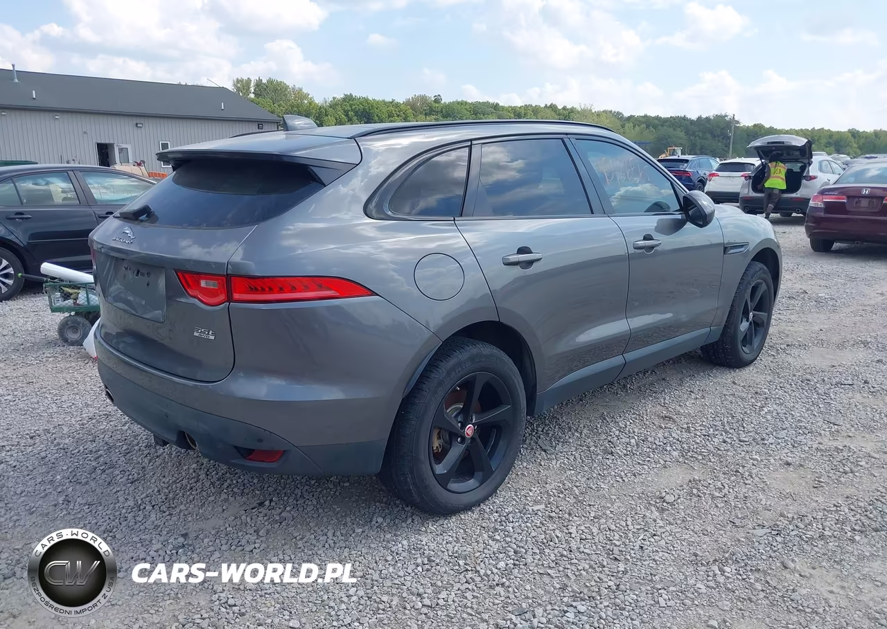 2017 Jaguar F-Pace 35T Premium VIN:SADCJ2BV6HA491375 - 4