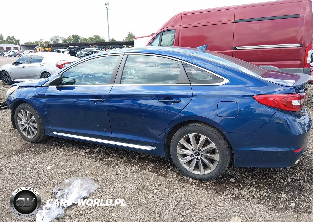 2015 Hyundai Sonata Sport VIN:5NPE34AF0FH240880 - 15