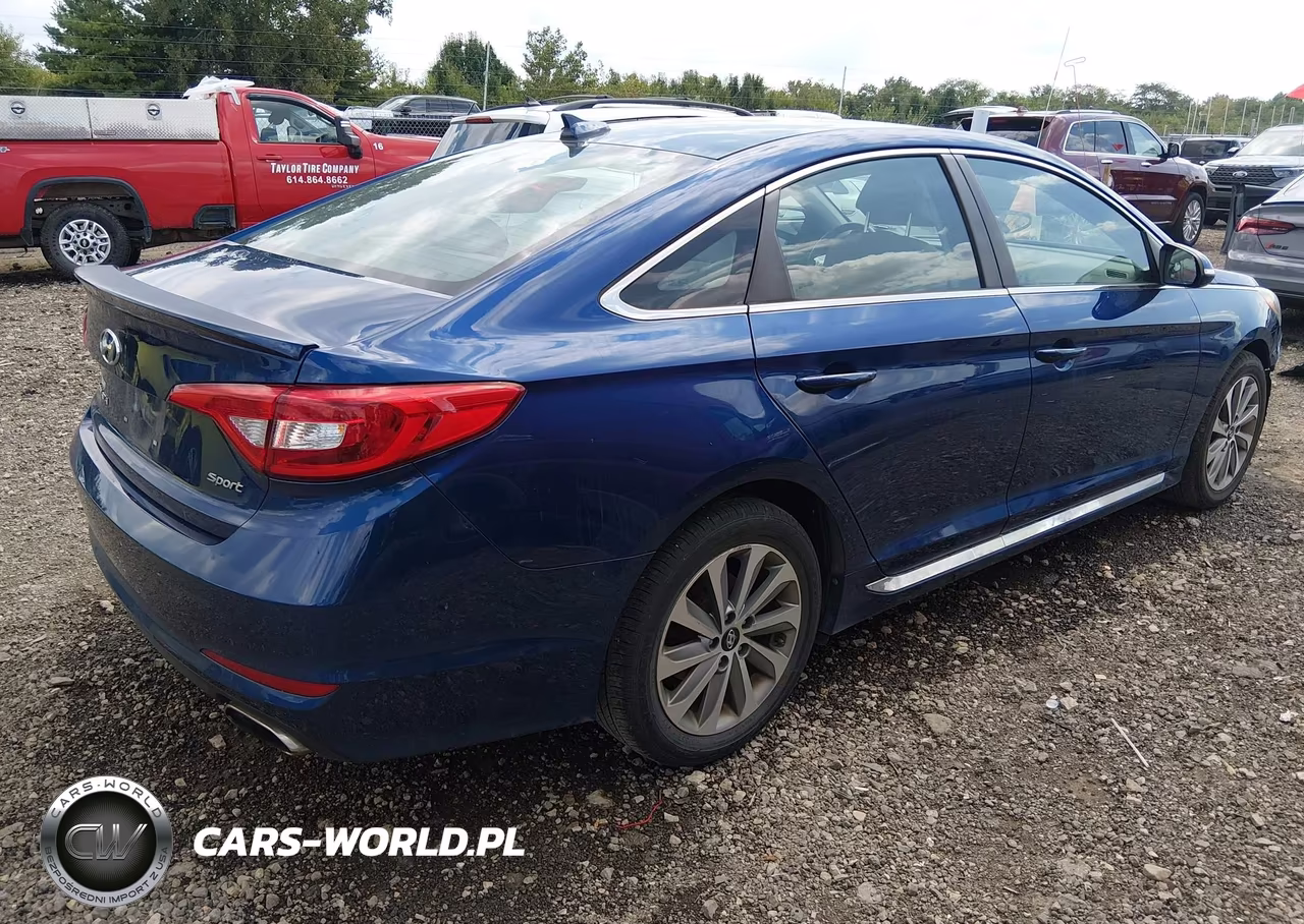 2015 Hyundai Sonata Sport VIN:5NPE34AF0FH240880 - 4