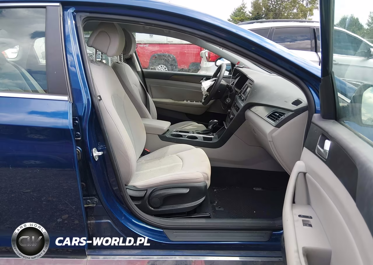 2015 Hyundai Sonata Sport VIN:5NPE34AF0FH240880 - 5