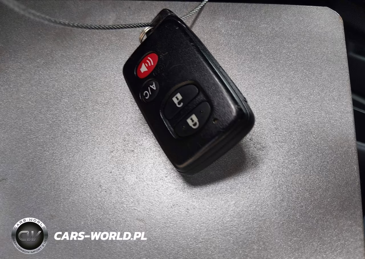 2014 Toyota Prius Plug-In VIN:JTDKN3DP8E3055062 - 11