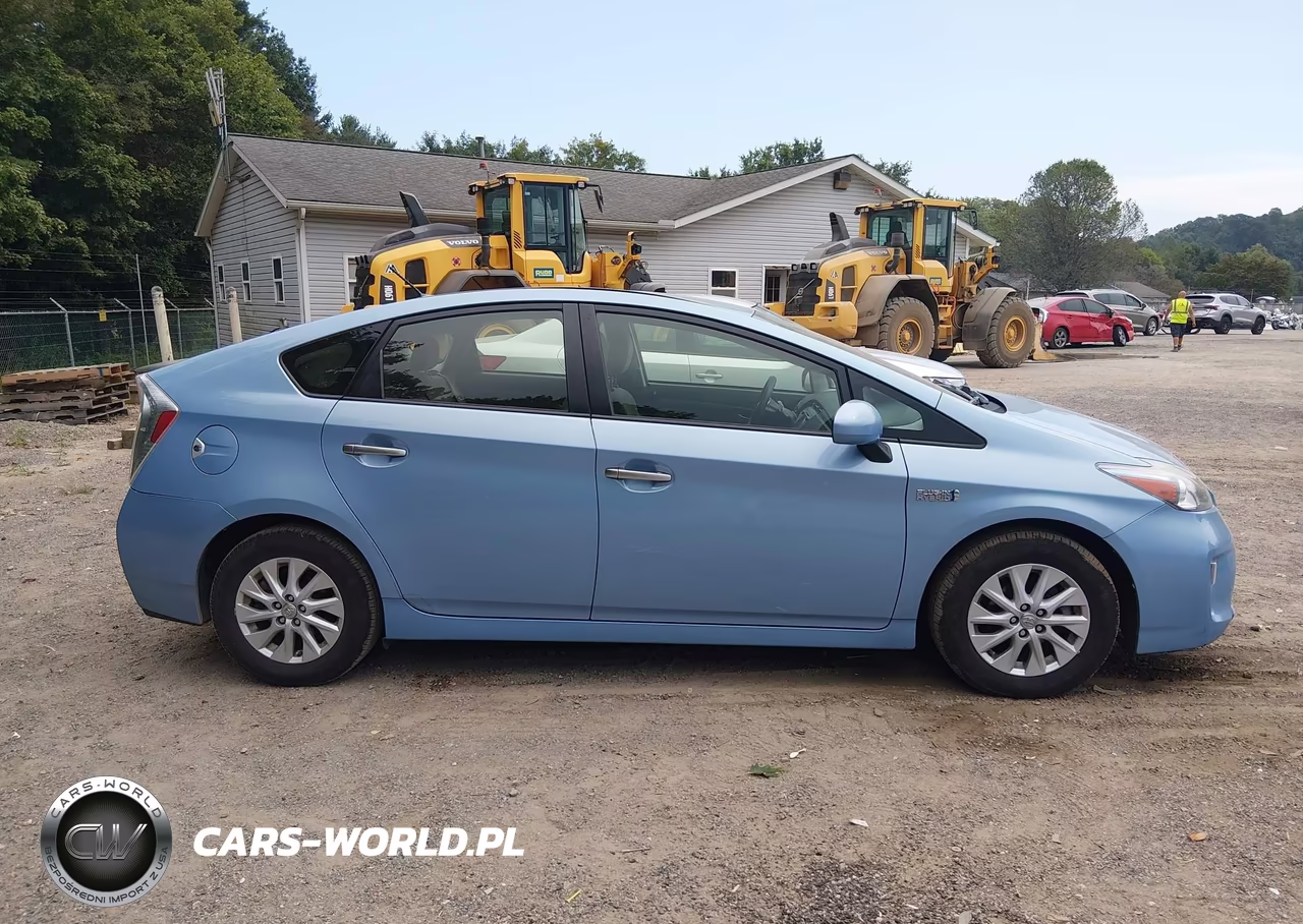 2014 Toyota Prius Plug-In VIN:JTDKN3DP8E3055062 - 13