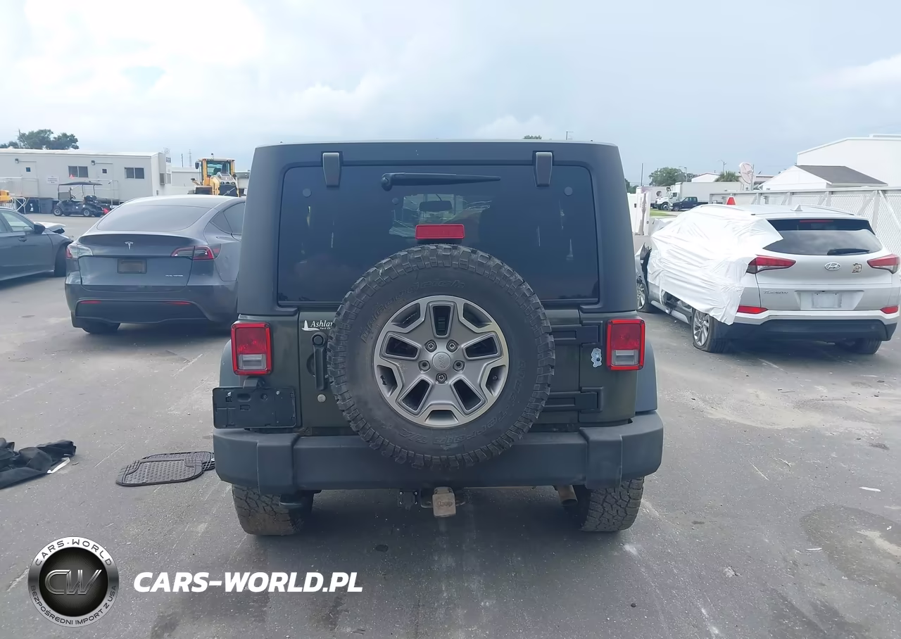 2015 Jeep Wrangler Unlimited Rubicon VIN:1C4HJWFG2FL768433 - 16
