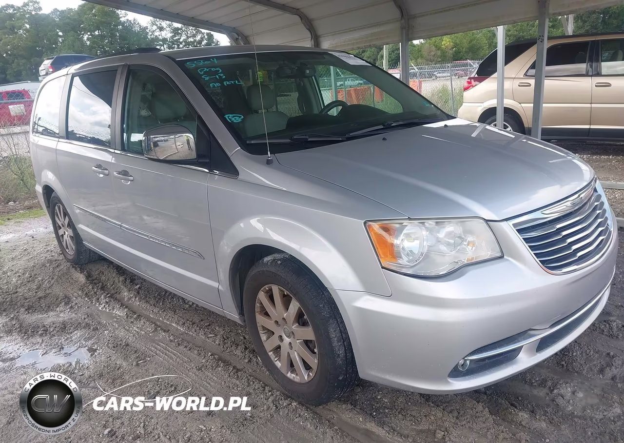2011 Chrysler Town & Country Touring-L – zdjęcie 1 z 11