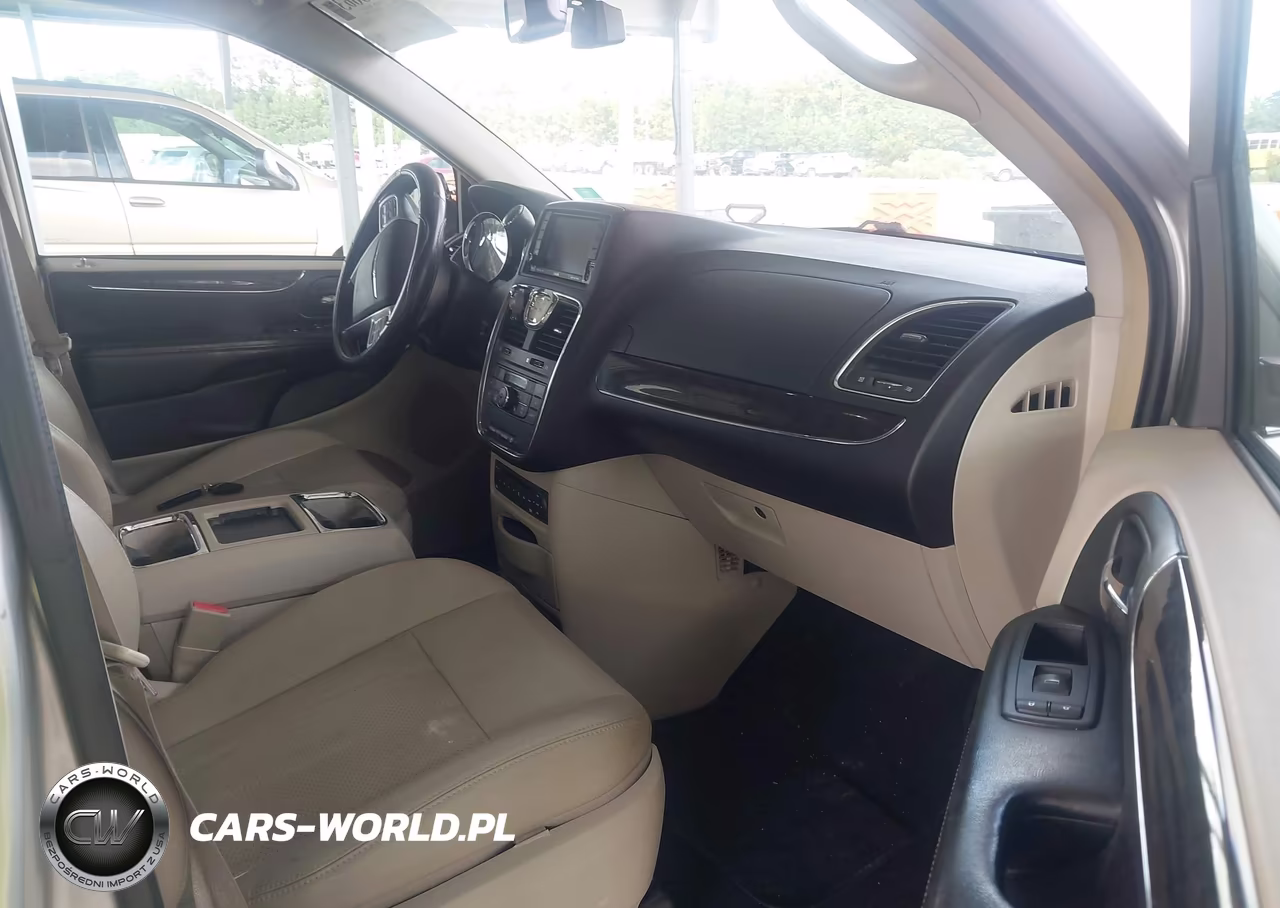 2011 Chrysler Town & Country Touring-L VIN:2A4RR8DG4BR609419 - 5