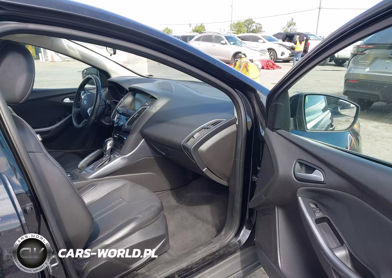 2013 Ford Focus Titanium VIN:1FADP3N29DL382547 - 5