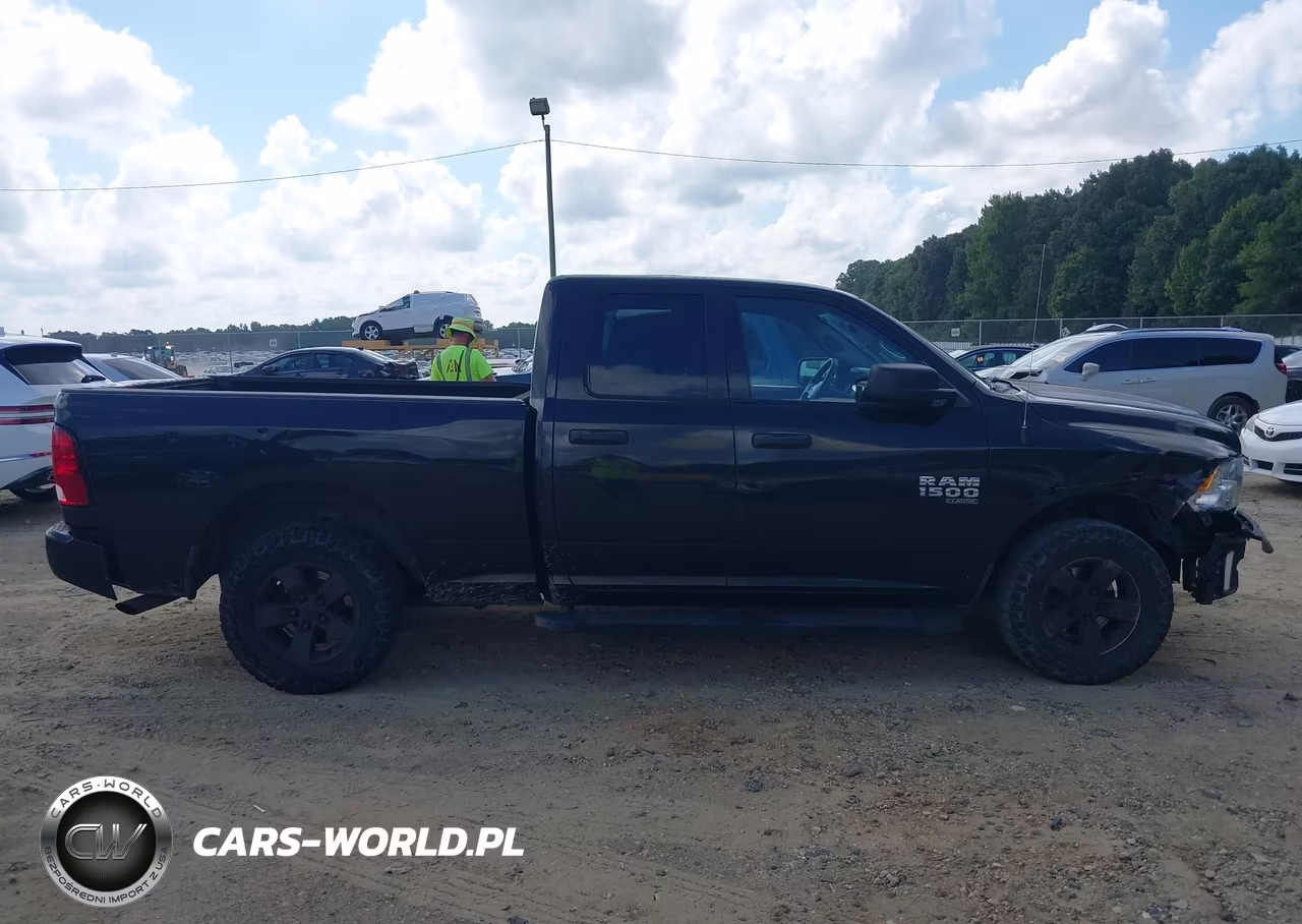 2019 Ram 1500 Classic Express 4X4 6'4 Box VIN:1C6RR7FG3KS543237 - 13