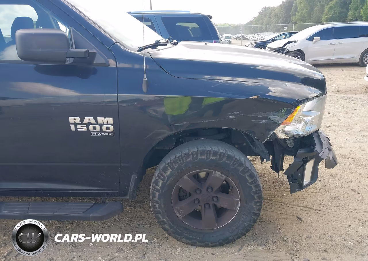 2019 Ram 1500 Classic Express 4X4 6'4 Box VIN:1C6RR7FG3KS543237 - 18