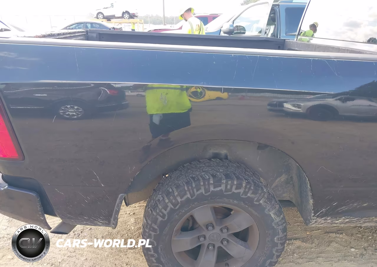 2019 Ram 1500 Classic Express 4X4 6'4 Box VIN:1C6RR7FG3KS543237 - 19