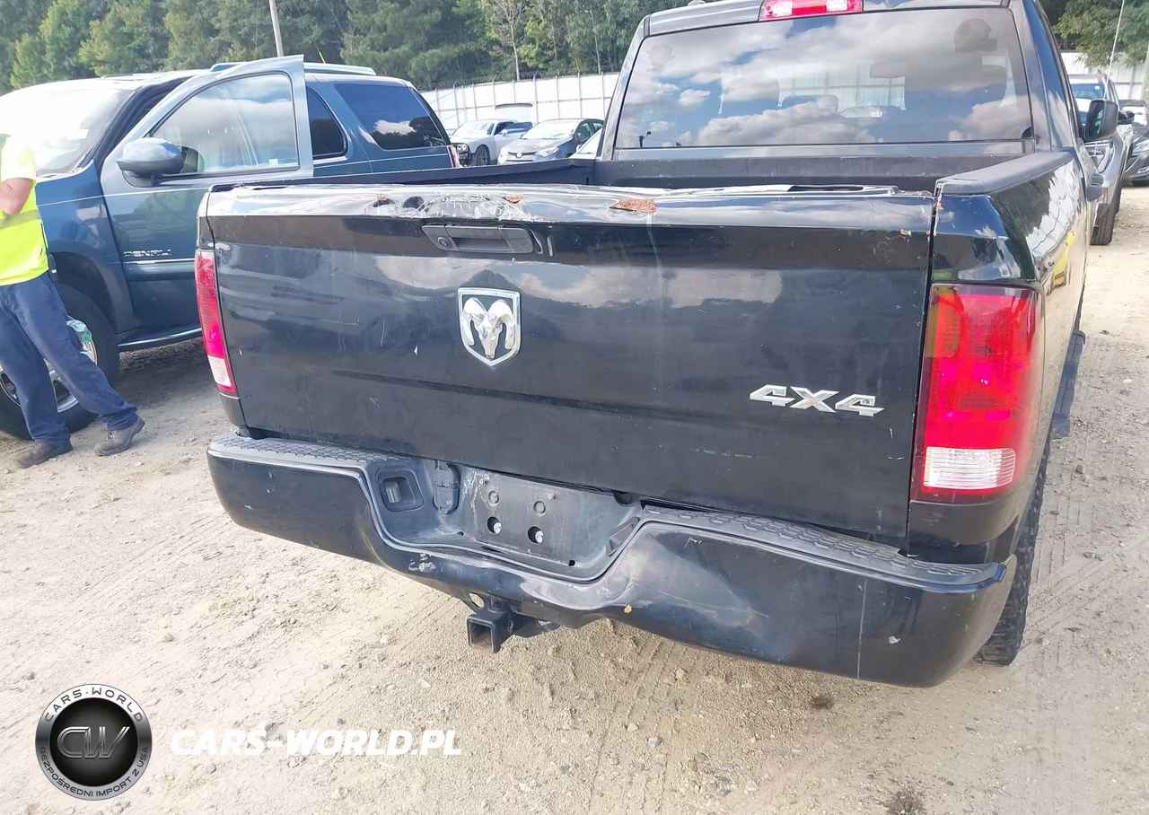 2019 Ram 1500 Classic Express 4X4 6'4 Box VIN:1C6RR7FG3KS543237 - 20