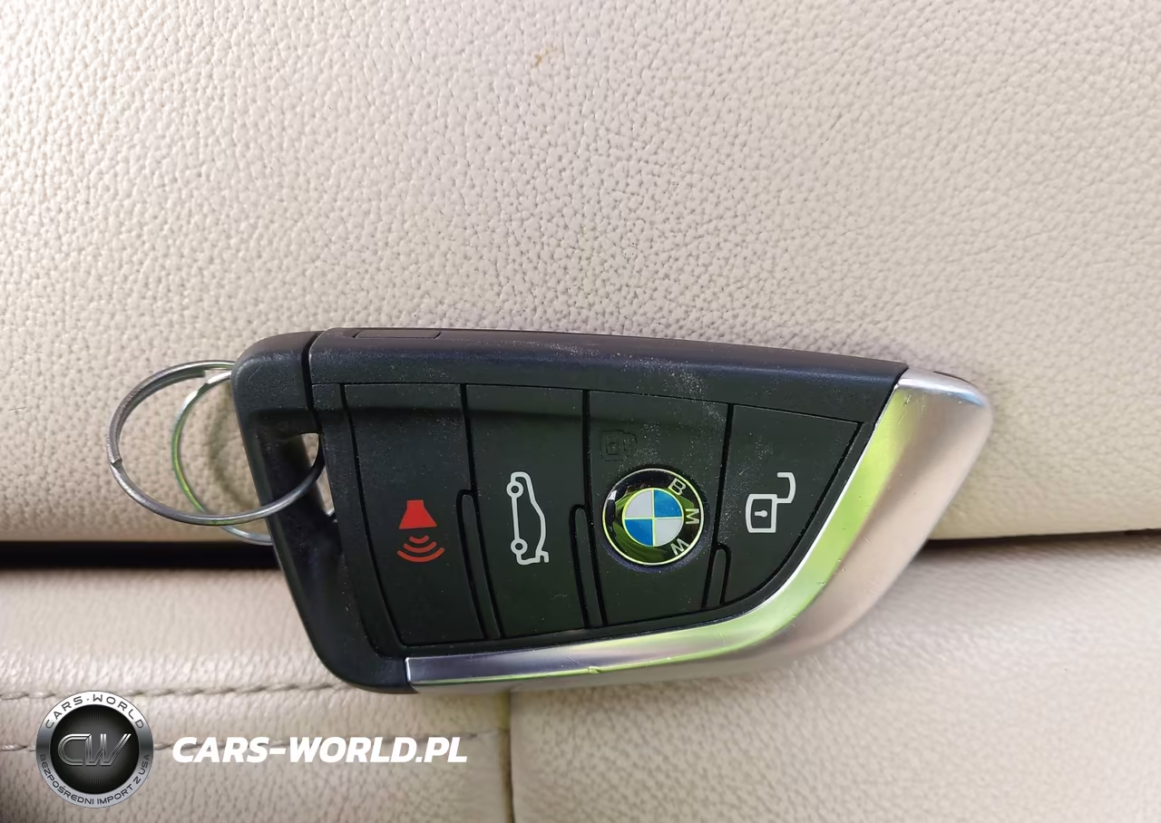 2021 BMW 330I xDrive VIN:3MW5R7J0XM8B50208 - 11
