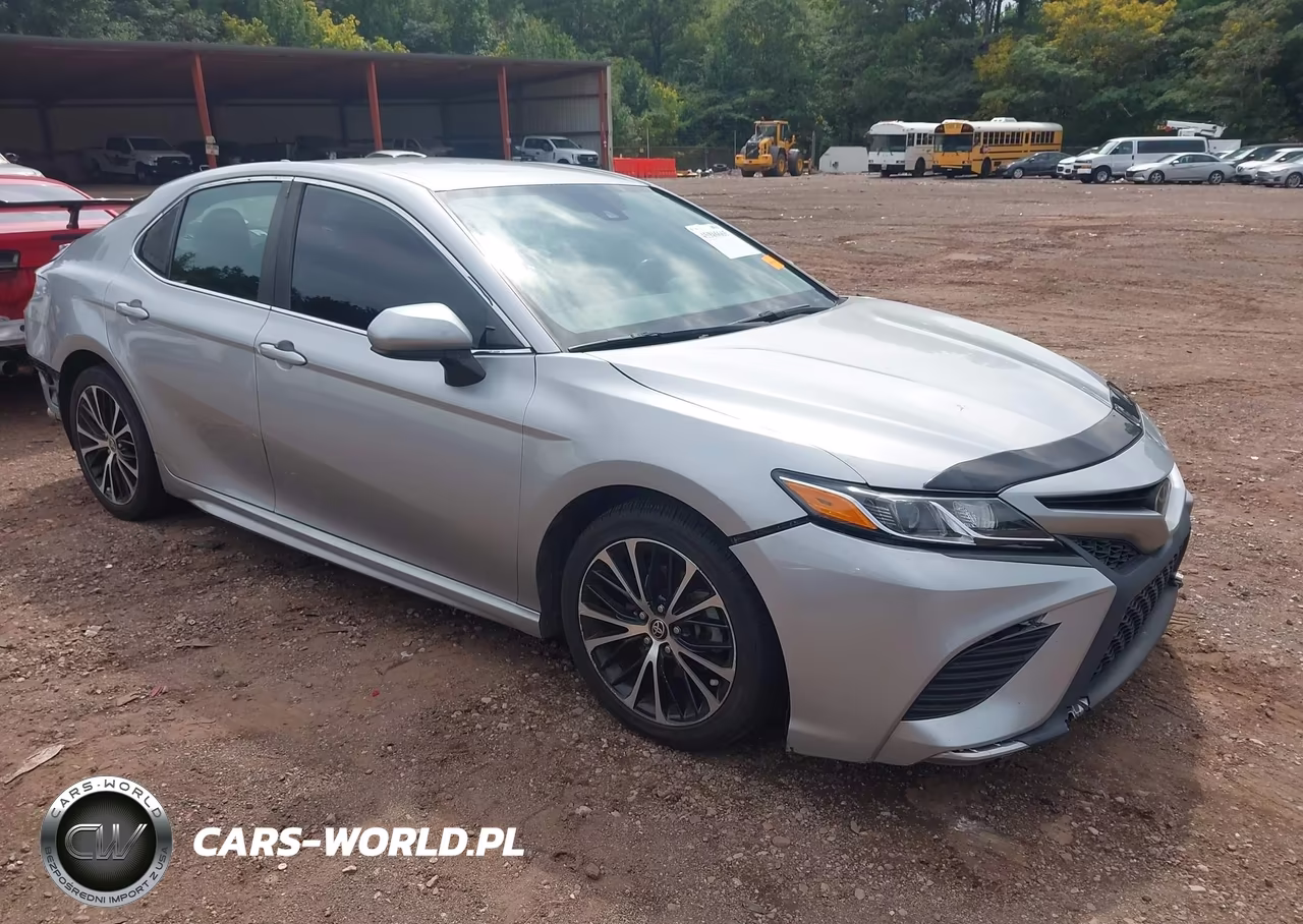 2020 Toyota Camry Se – zdjęcie 1 z 17