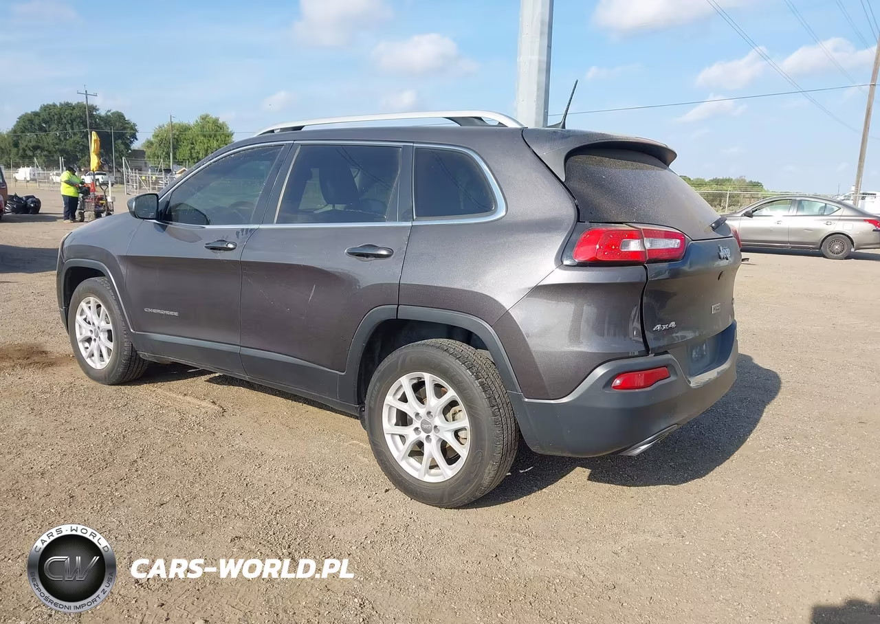2018 Jeep Cherokee Latitude Plus 4X4 VIN:1C4PJMLX6JD515929 - 3
