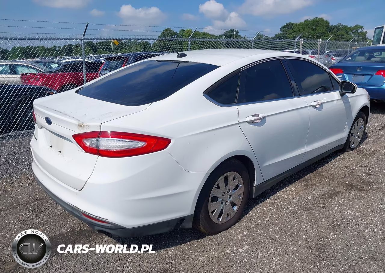 2014 Ford Fusion S VIN:1FA6P0G71E5402585 - 4