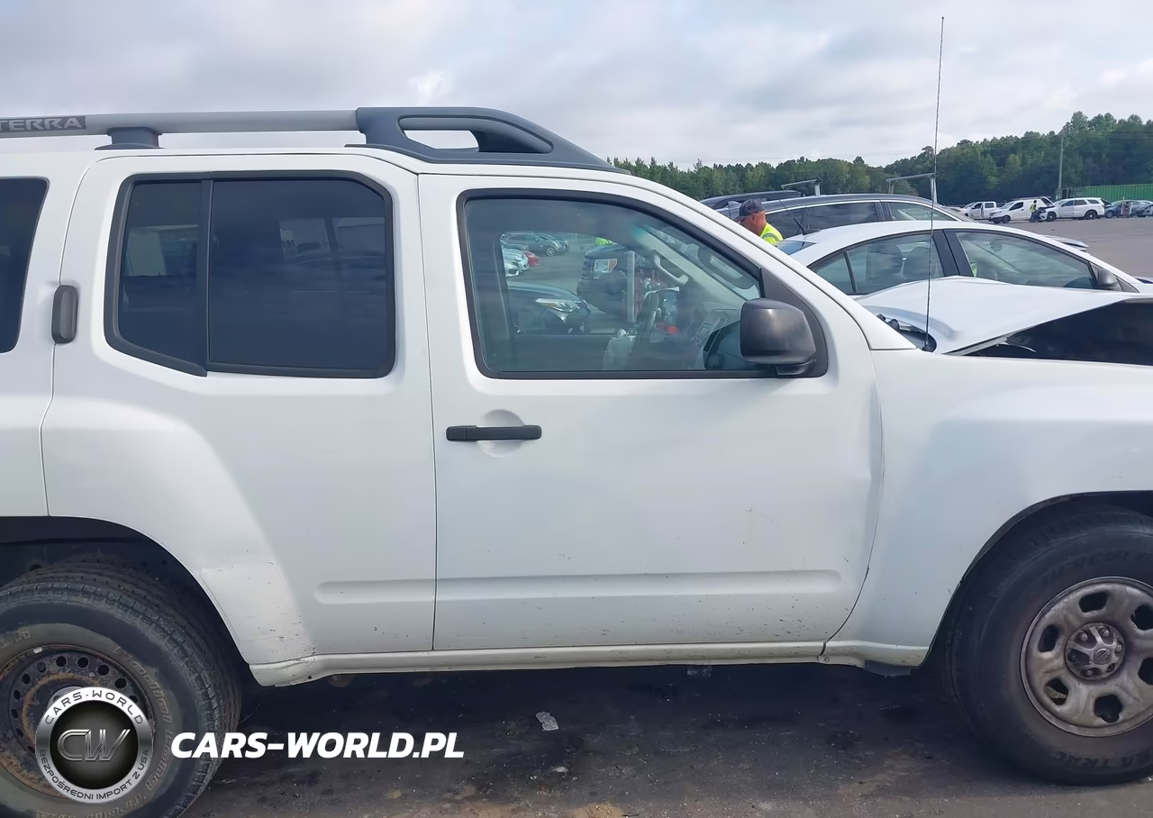2015 Nissan Xterra Pro-4X-S-X VIN:5N1AN0NW8FN665075 - 13