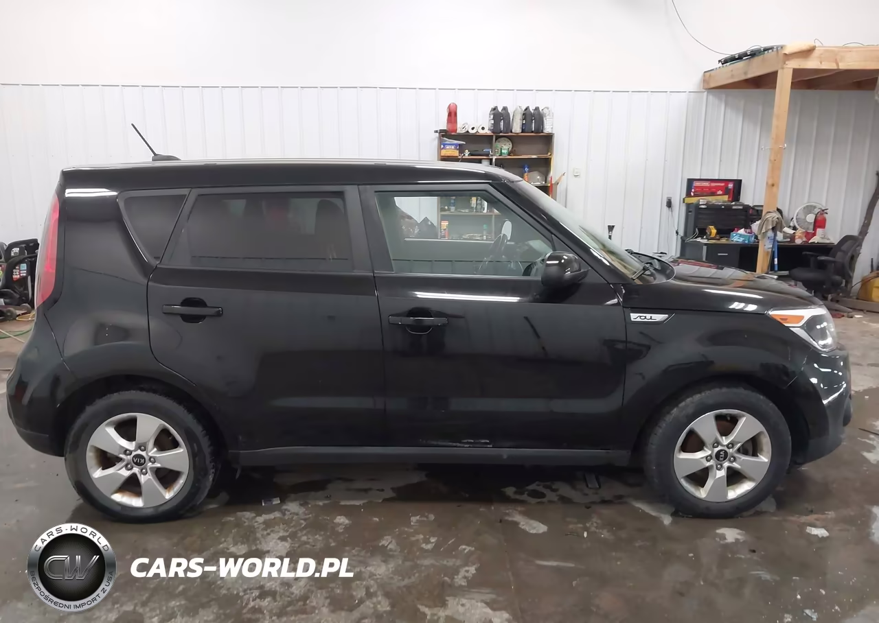2018 Kia Soul VIN:KNDJN2A21J7892186 - 13