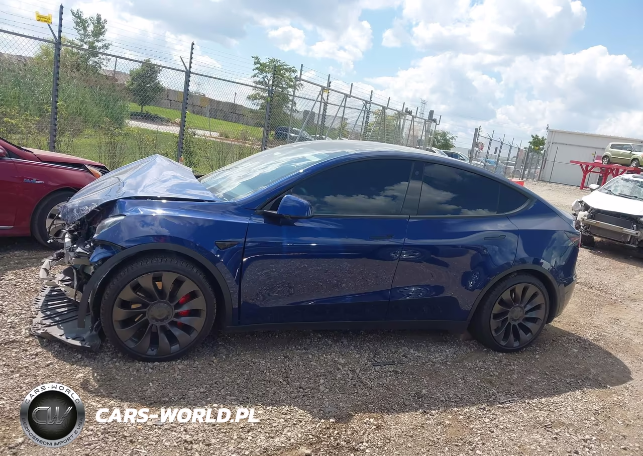 2021 Tesla Model Y Performance Dual Motor All-Wheel Drive VIN:5YJYGDEF1MF079091 - 13