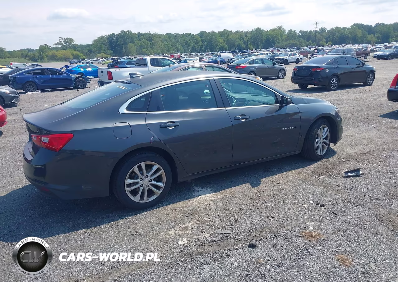 2018 Chevrolet Malibu Lt VIN:1G1ZD5ST6JF130971 - 4