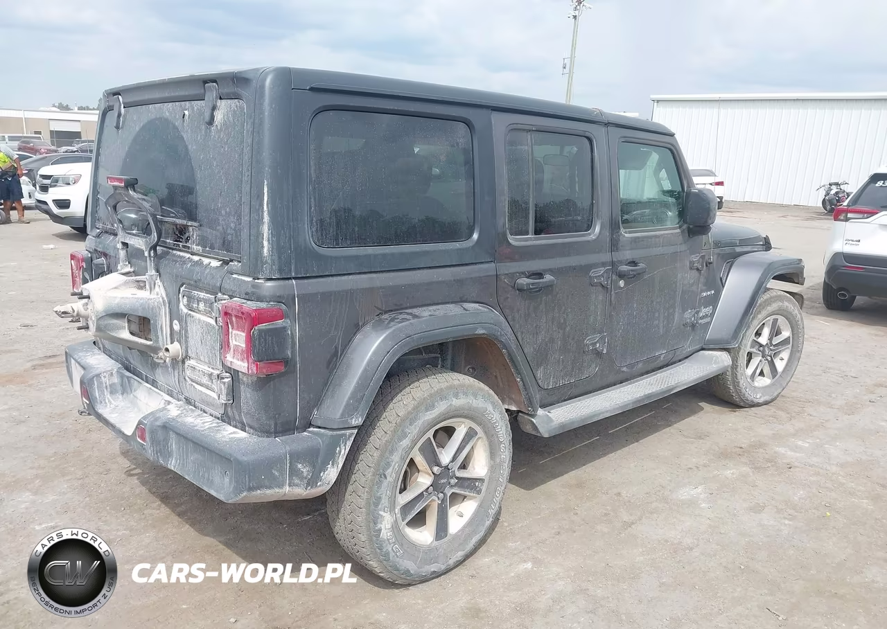 2018 Jeep Wrangler Unlimited Sahara 4X4 VIN:1C4HJXEG8JW156106 - 4