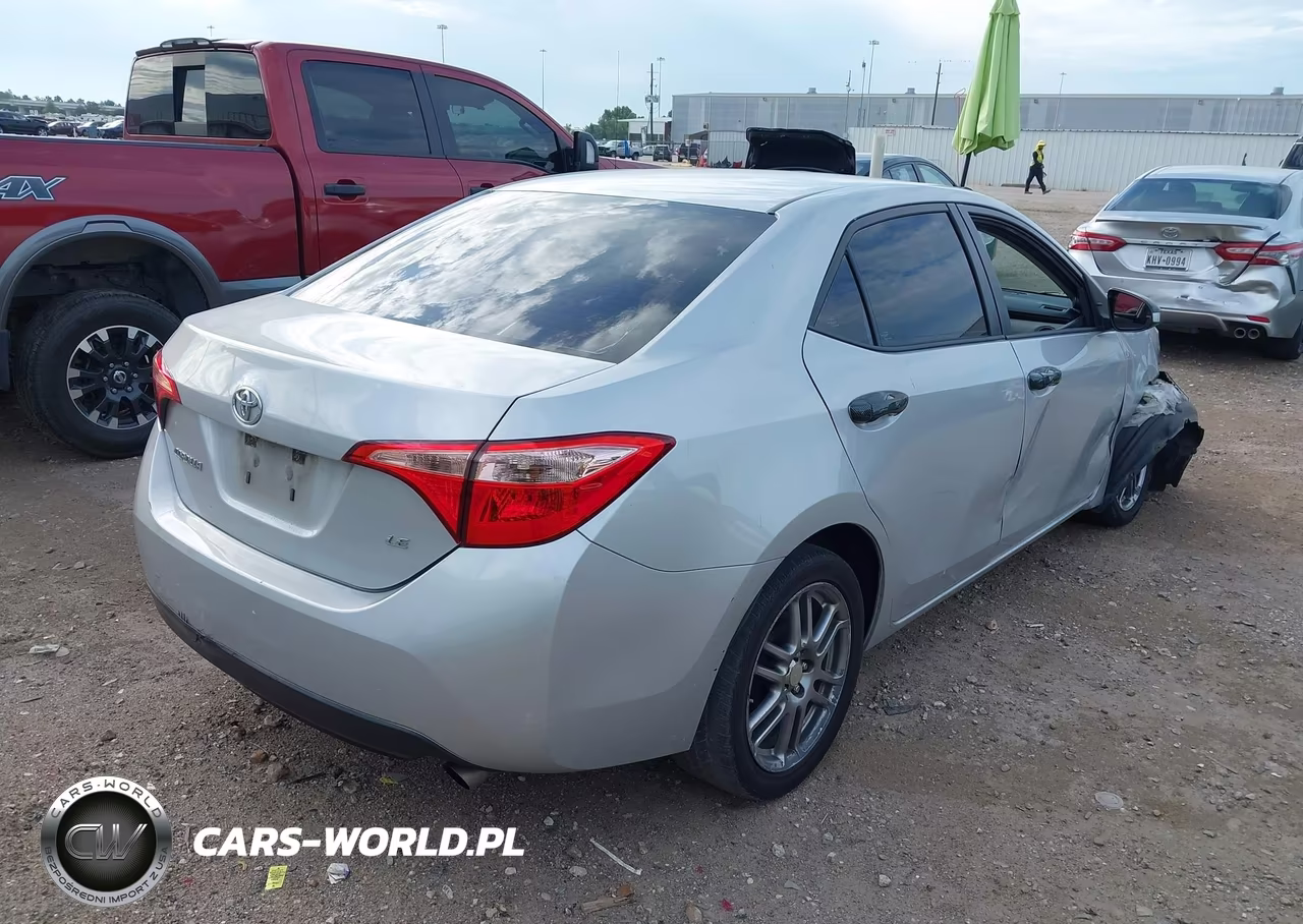 2017 Toyota Corolla Le VIN:5YFBURHE8HP693712 - 4