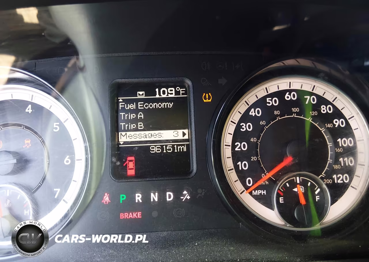2019 Ram 1500 Classic Express 4X2 6'4 Box VIN:1C6RR6FG6KS500604 - 15