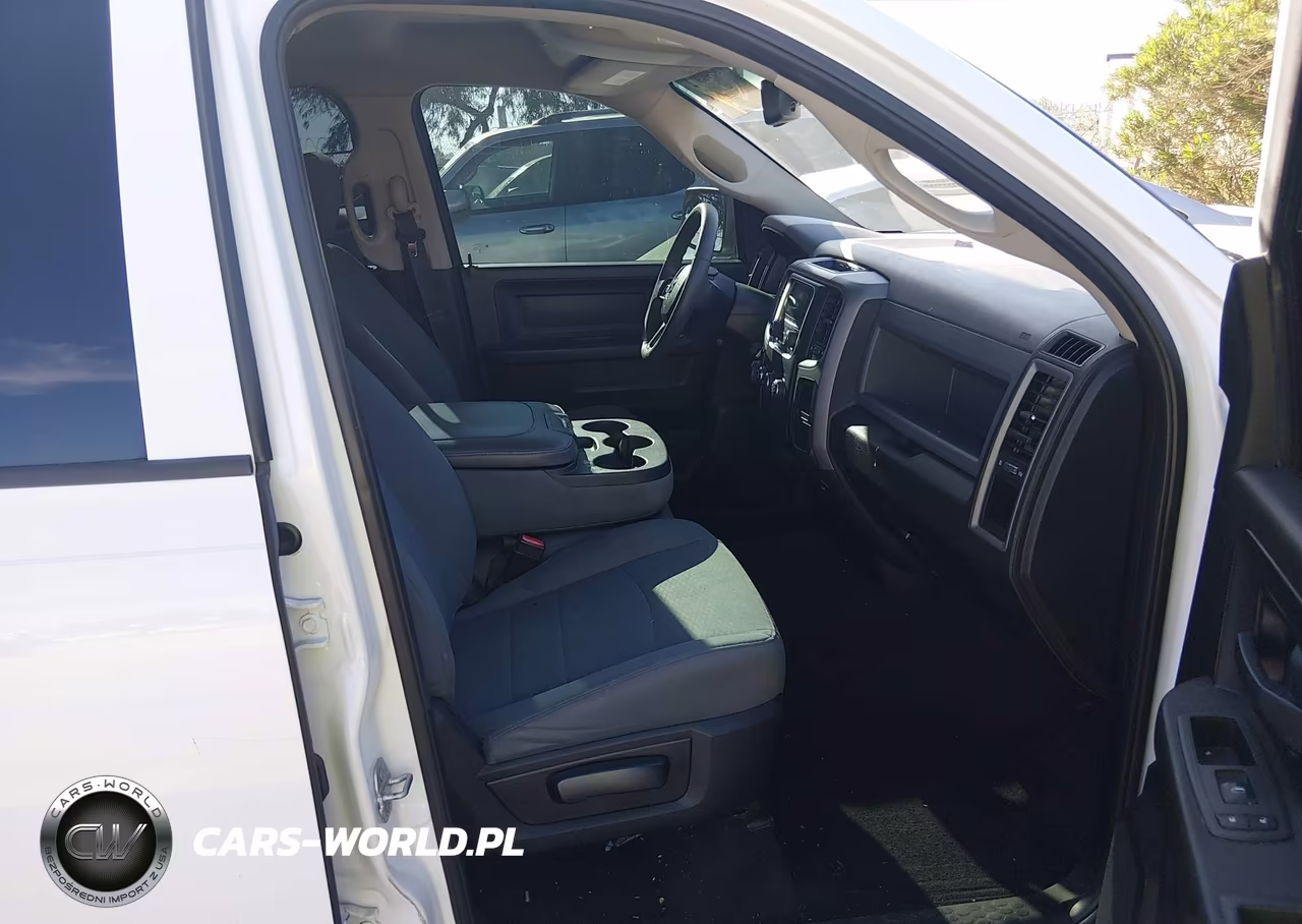 2019 Ram 1500 Classic Express 4X2 6'4 Box VIN:1C6RR6FG6KS500604 - 5
