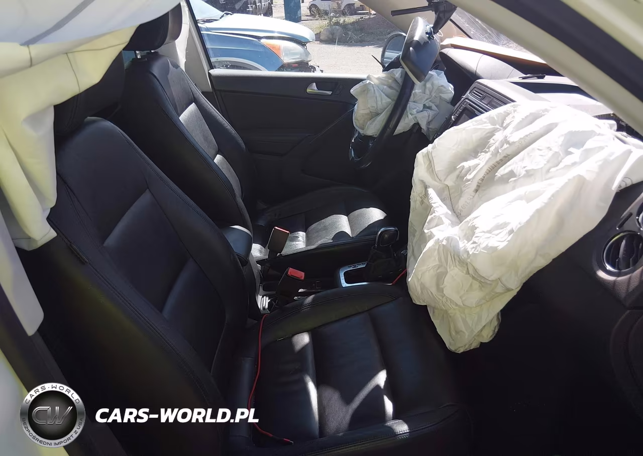 2017 Volkswagen Tiguan 2.0T Sport VIN:WVGUV7AX4HK005978 - 5