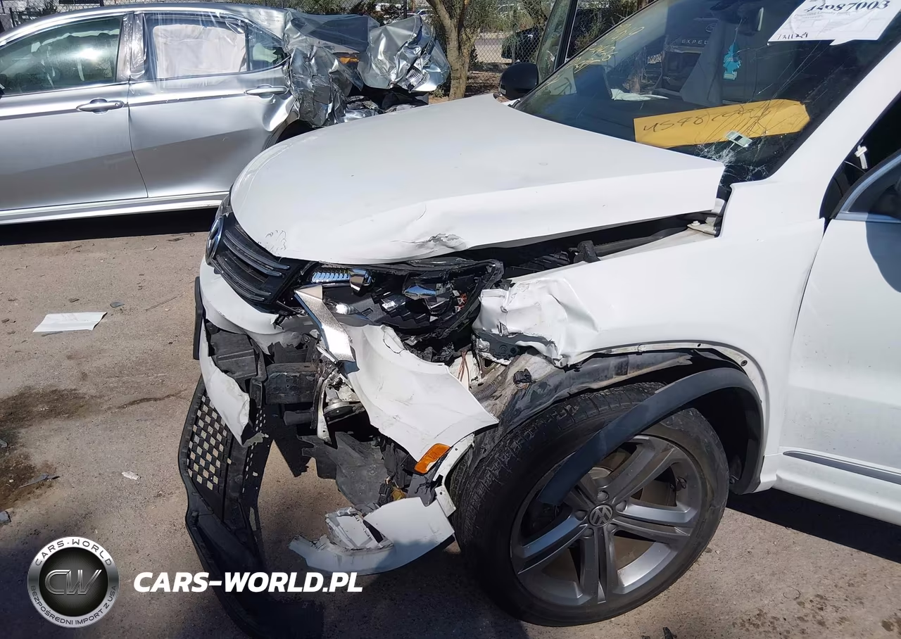 2017 Volkswagen Tiguan 2.0T Sport VIN:WVGUV7AX4HK005978 - 6