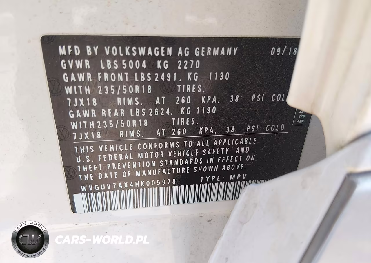 2017 Volkswagen Tiguan 2.0T Sport VIN:WVGUV7AX4HK005978 - 9