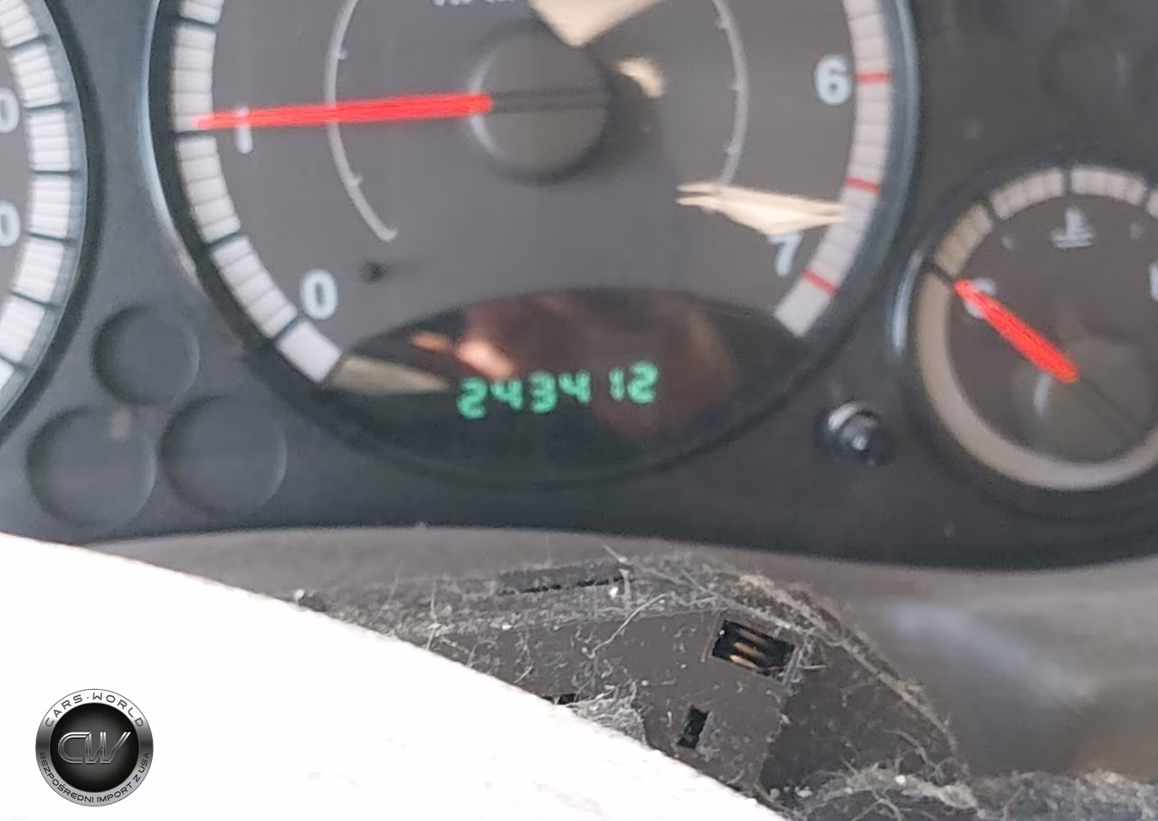 2005 Jeep Liberty Sport VIN:1J4GL48K05W681424 - 15